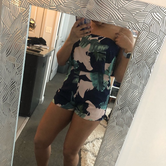 Romper - Picture 1 of 4